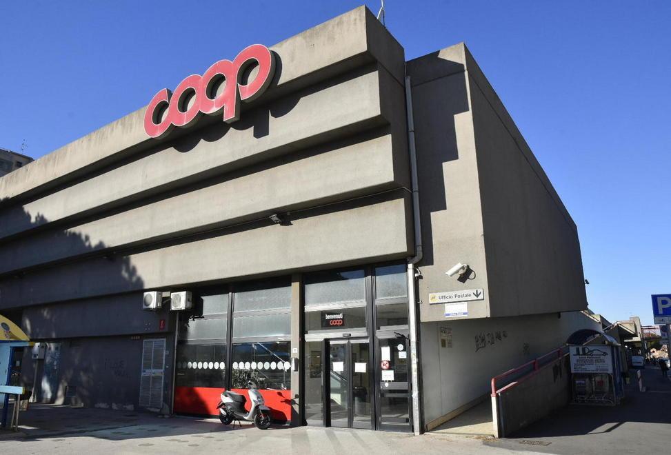Coop chiusa, parte una raccolta firme 