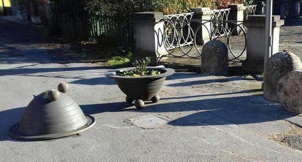 Bagni, più telecamere contro i raid dei vandali 
