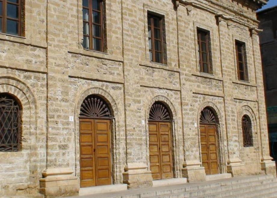 Lo scrigno di legno per attori e cantanti