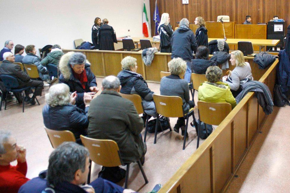 Mazzoni, un altro rinvio E scoppia la rabbia in aula 