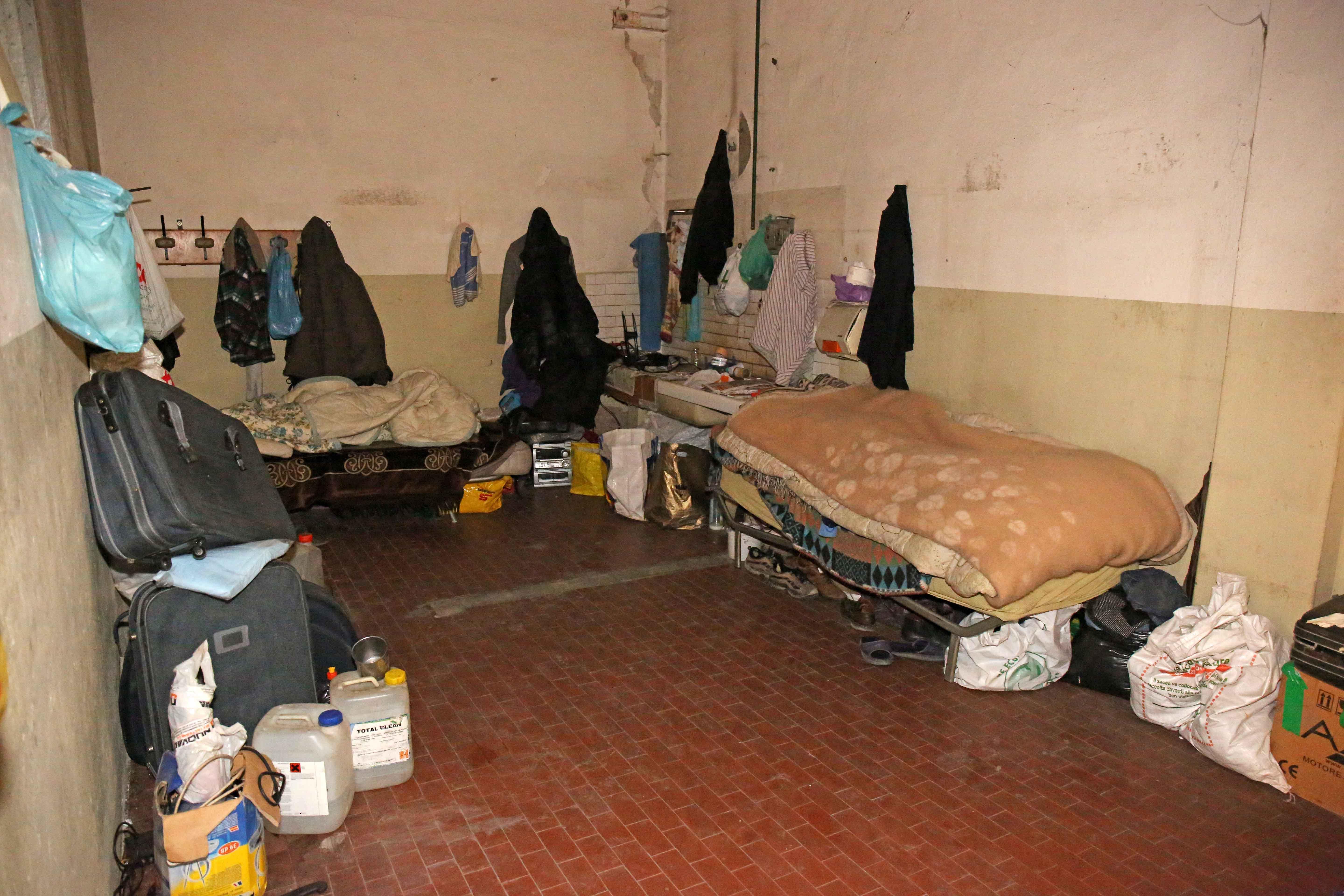 Dentro le Reggiane, dove i fantasmi fuggono dal freddo