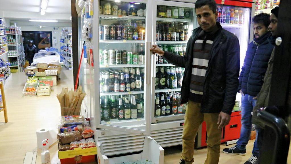 Il negozio dove è avventa la rapina