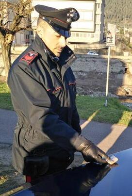 I carabinieri trovano droga nascosta sulla pista ciclabile