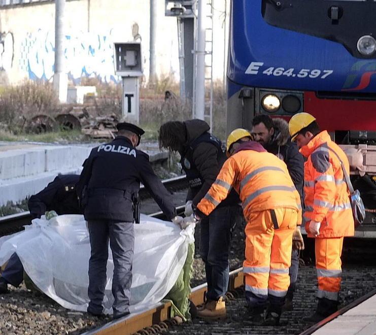Disoccupato si uccide sui binari 