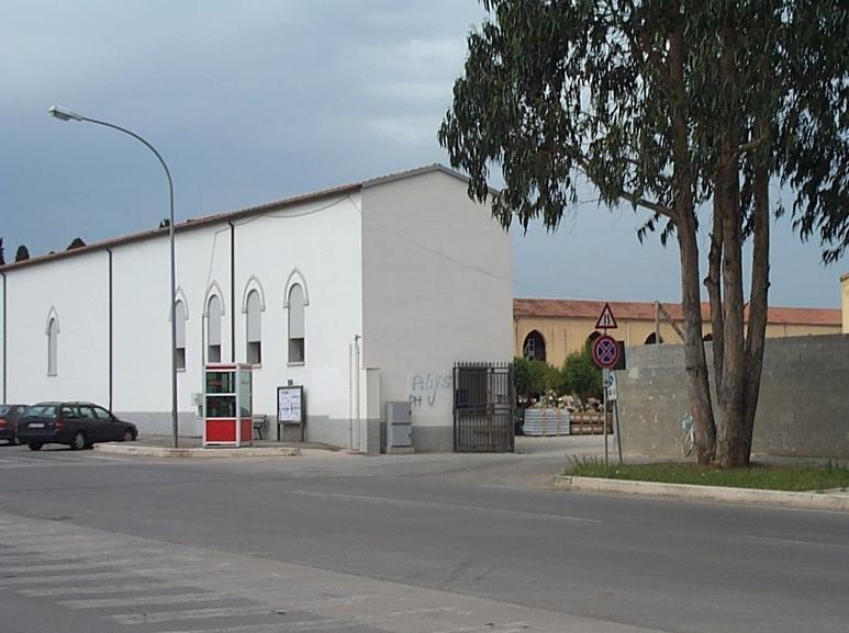 Cimitero e orari di visita Si riaccende la polemica