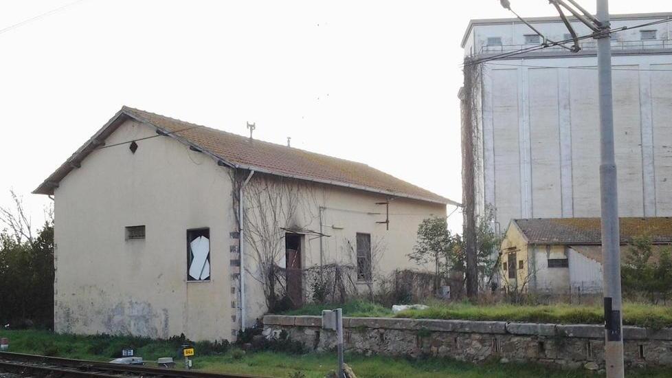 Brucia ex cantoniera: segni di bivacco