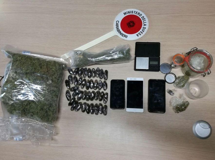 Nascondevano nell’auto droga per 15mila euro 