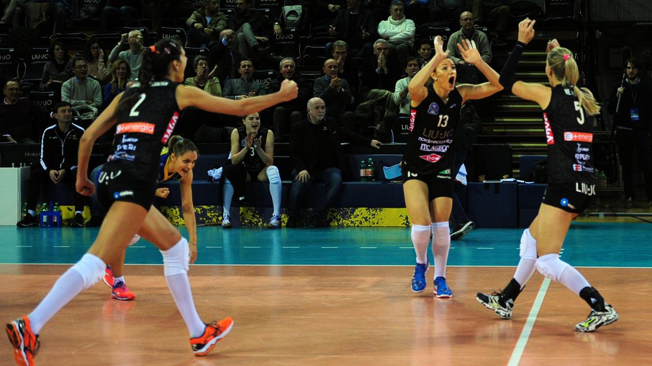 Champions League, la Liu Jo vince il derby al tie break