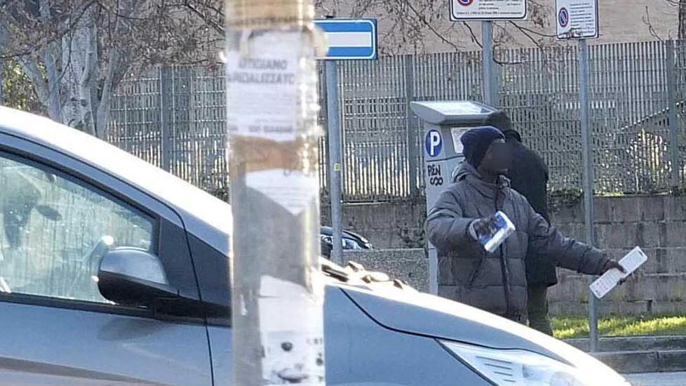 Emergenza parcheggi «Sì ai vigilantes ma paghi il Comune»