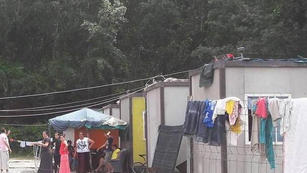Da mesi in cerca di un posto dove far vivere le loro figlie