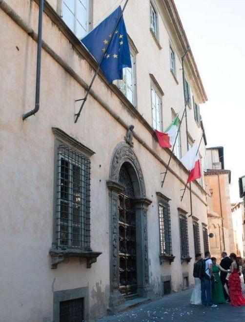 La brutta figura di un partito a brandelli 