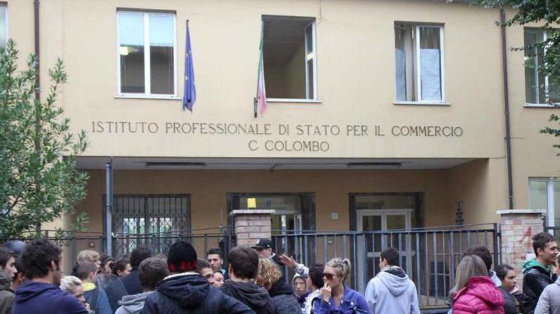 Scuola, Colombo al freddo scatta la protesta