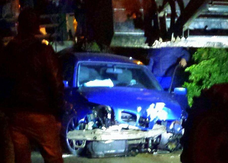  Con l’auto sfonda una recinzione 