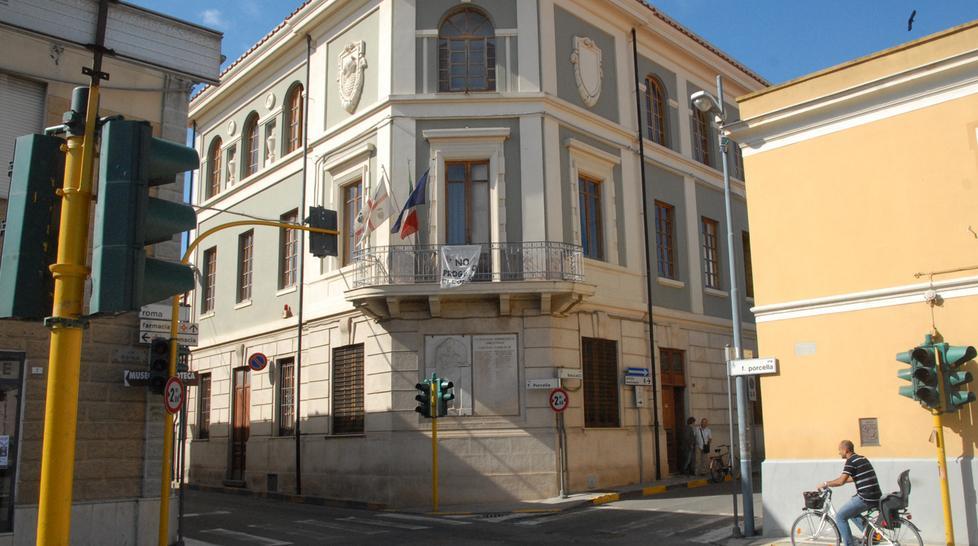 Terralba, bollette anomale: protesta in aula 