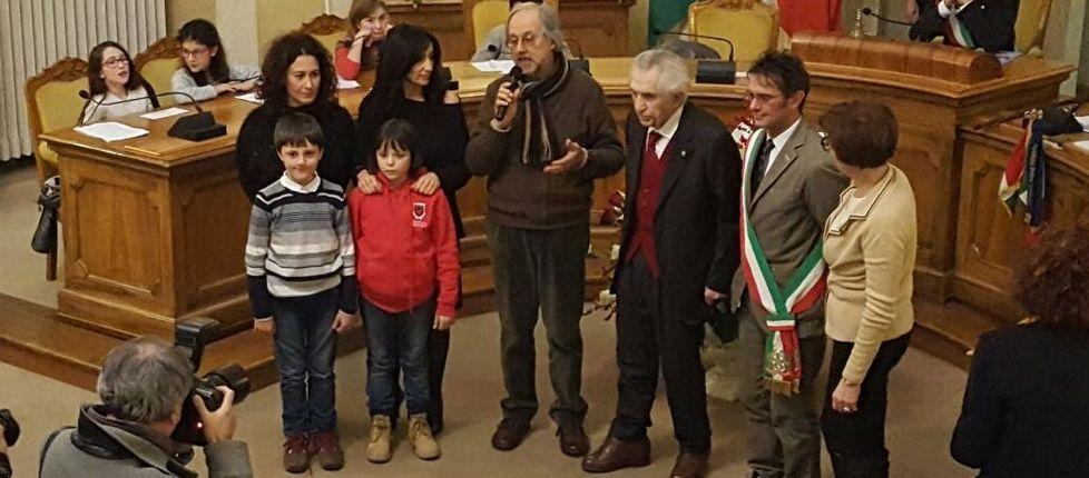 Alla scuola Mameli in dono una copia del Primo Tricolore 