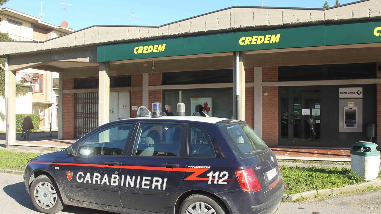 Sant'Ilario: cassiera urla e mette in fuga due rapinatori