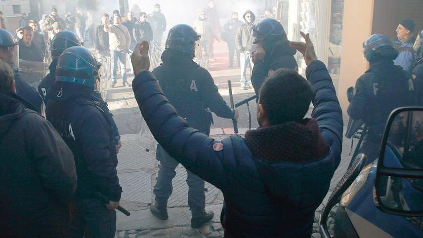C’è il corteo antifascista: Modena Ovest si blinda