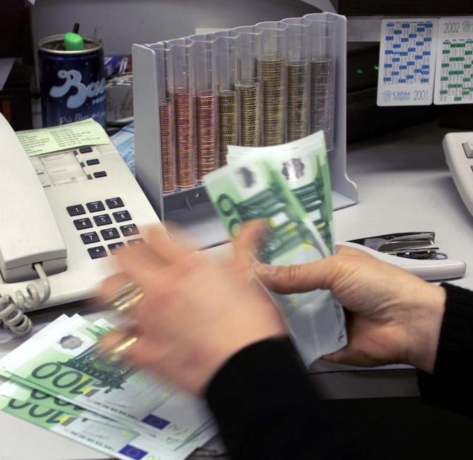 Consiglio comunale contro lo stalking bancario