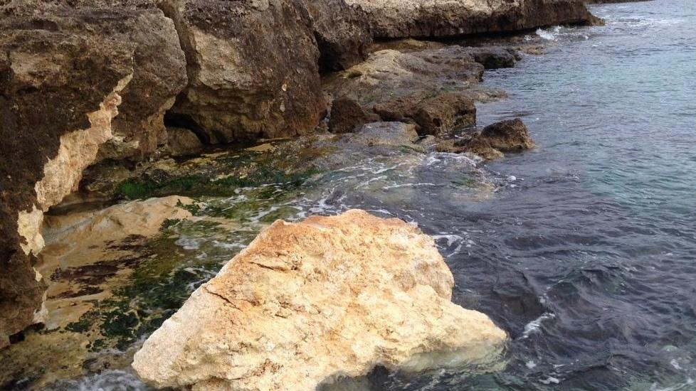 Erosione costiera a Porto Torres, nuovo crollo a Balai 