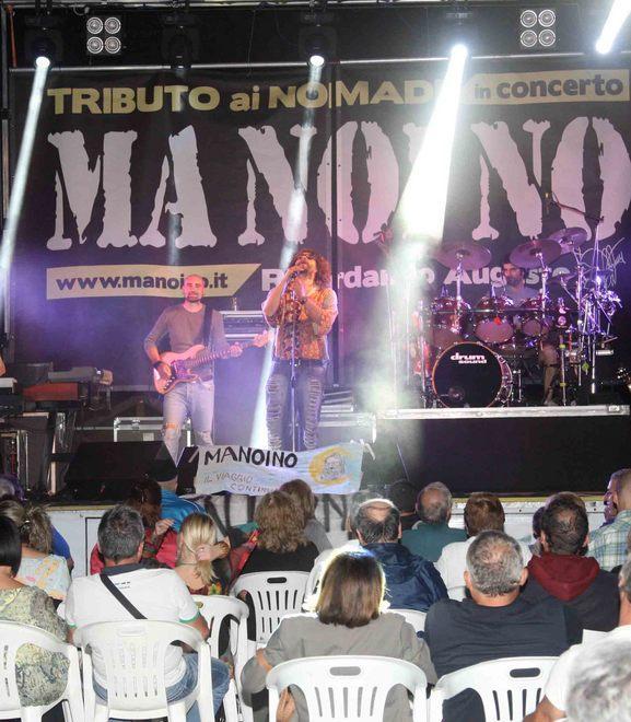 La band tributo dei Nomadi “Ma Noi No” al Pedrazzoli 