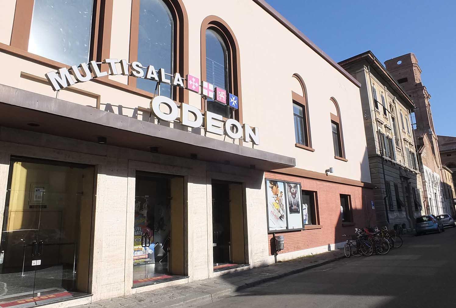 Il cinema Odeon in piazza San Paolo all'Orto