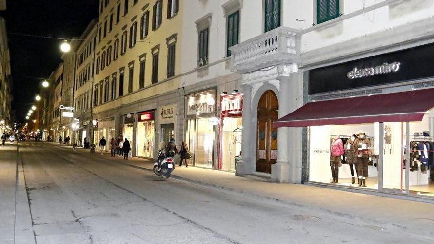 Commercio, i negozianti di via Ricasoli contro il mercatino di Forte dei Marmi