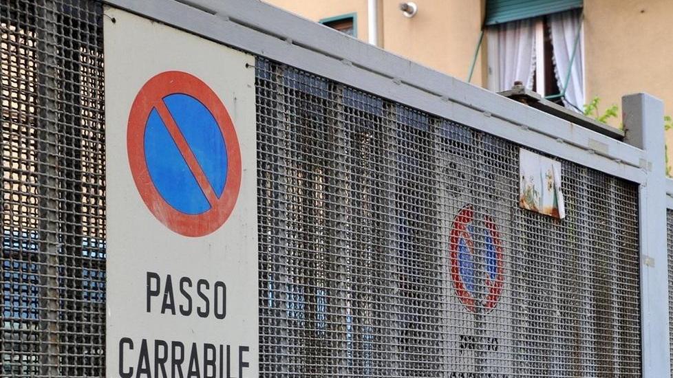 Intesa Comune-comitato sui passi carrabili