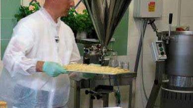 Il signore del basilico: va in scena in tv l’azienda L’Aromatica