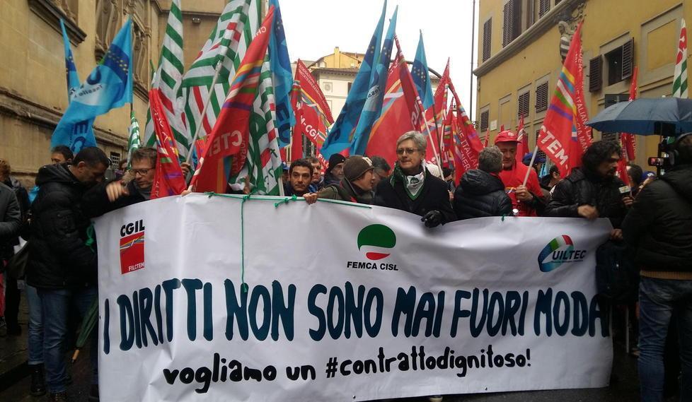 Marcia a Pitti Uomo «Siamo gli sfruttati del Made in Italy» 