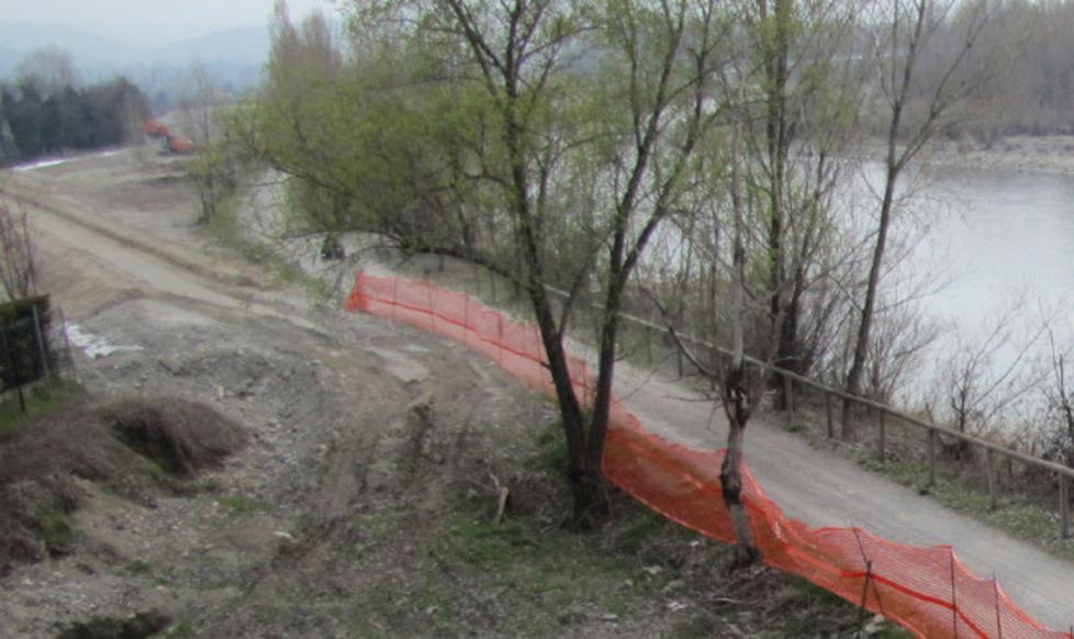 Rifiuti nocivi in Secchia, bonificare costa