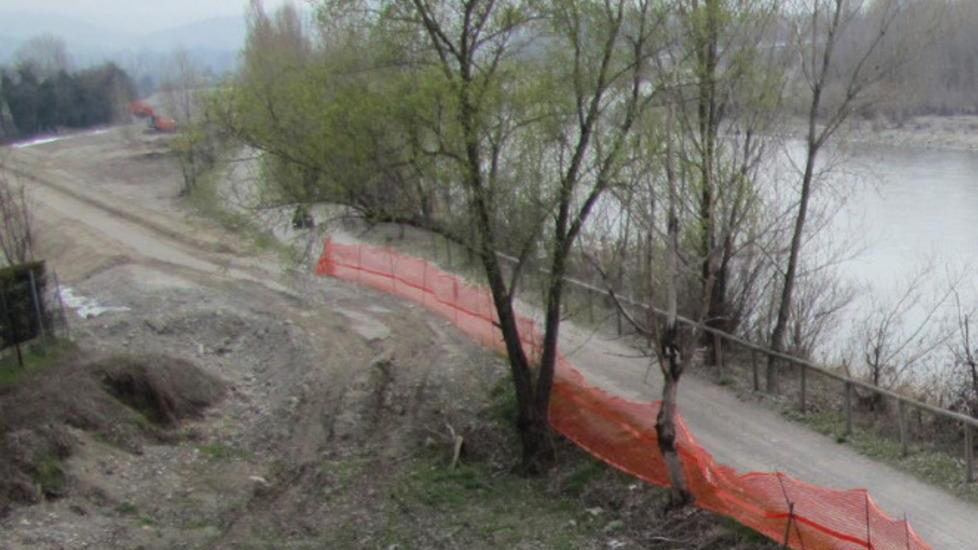 Rifiuti nocivi in Secchia, bonificare costa