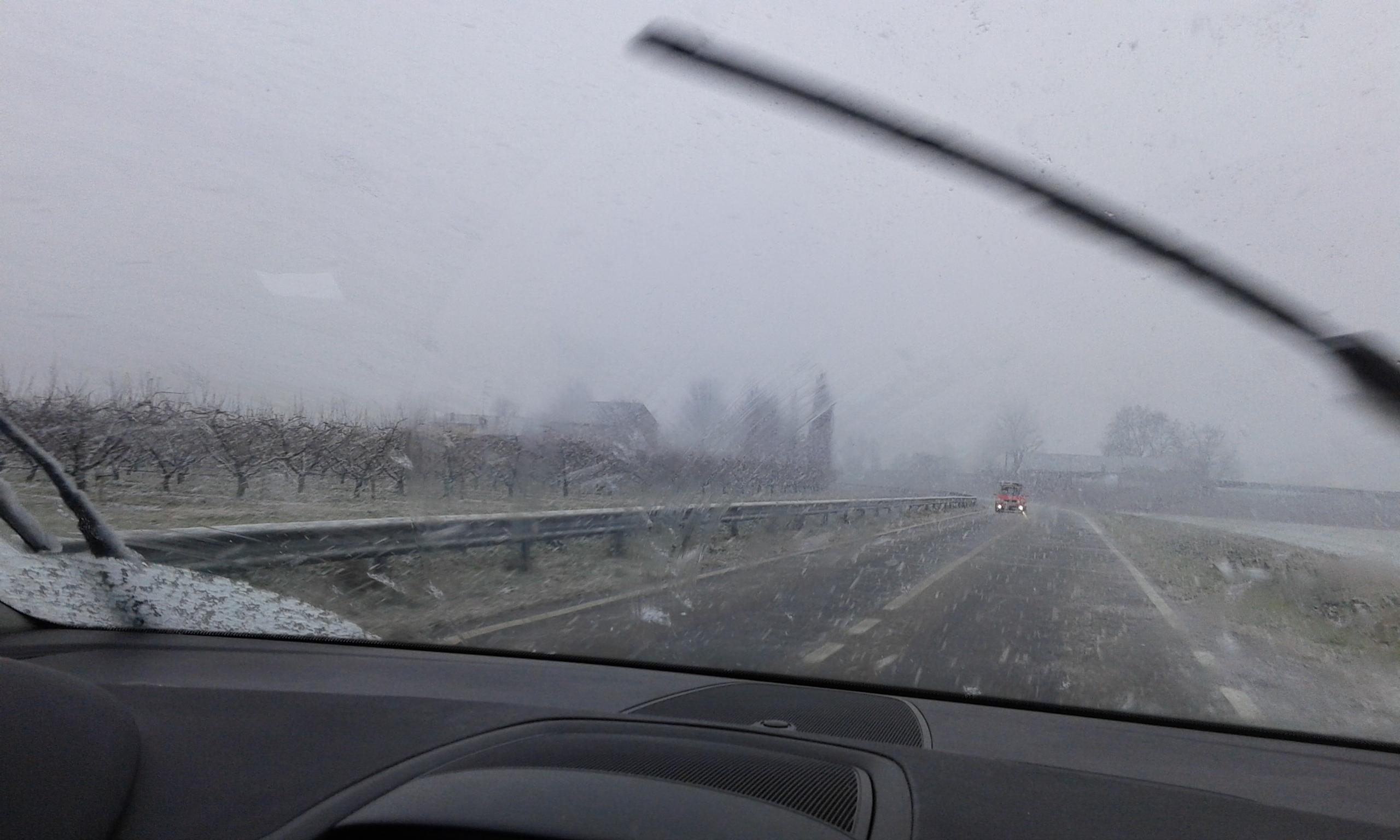 Domenica mattina con la neve, ma smette subito