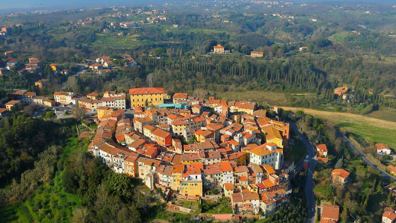 Santa Maria a Monte vista dall'alto