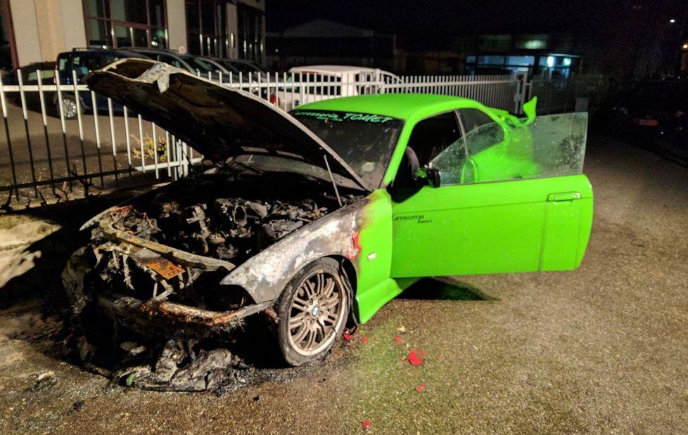 Pavullo. Bmw a fuoco nella notte: mistero sul rogo doloso 