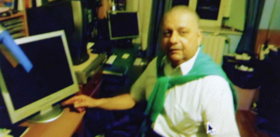 Muore a 54 anni padre di due figli 