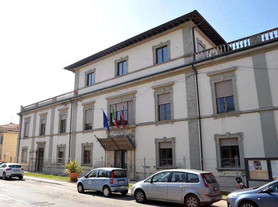 «Troppi soldi in consulenze legali» 