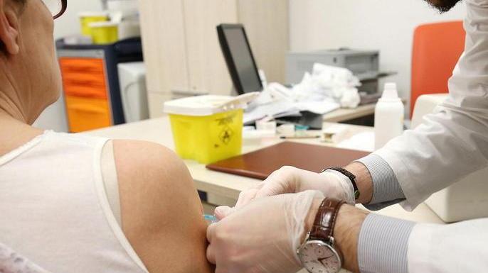 Ci si può vaccinare anche dai pediatri e dai medici di base