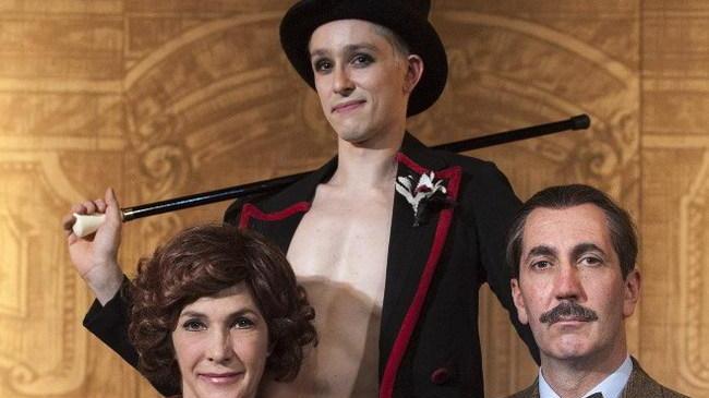 «Il nostro Bennet comico e graffiante sulla vita di coppia»