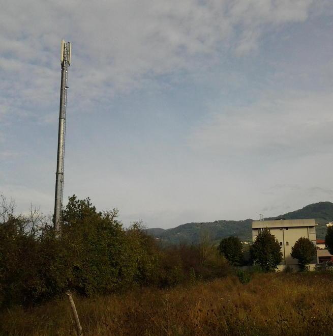Presidio a Marlia per dire no al nuovo ripetitore
