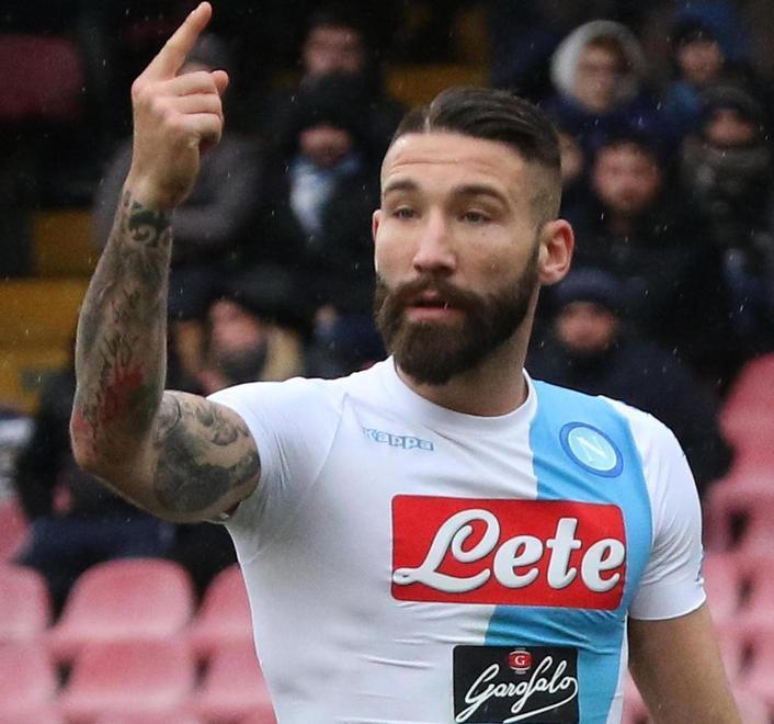 Il Pescara a Napoli resiste un tempo 