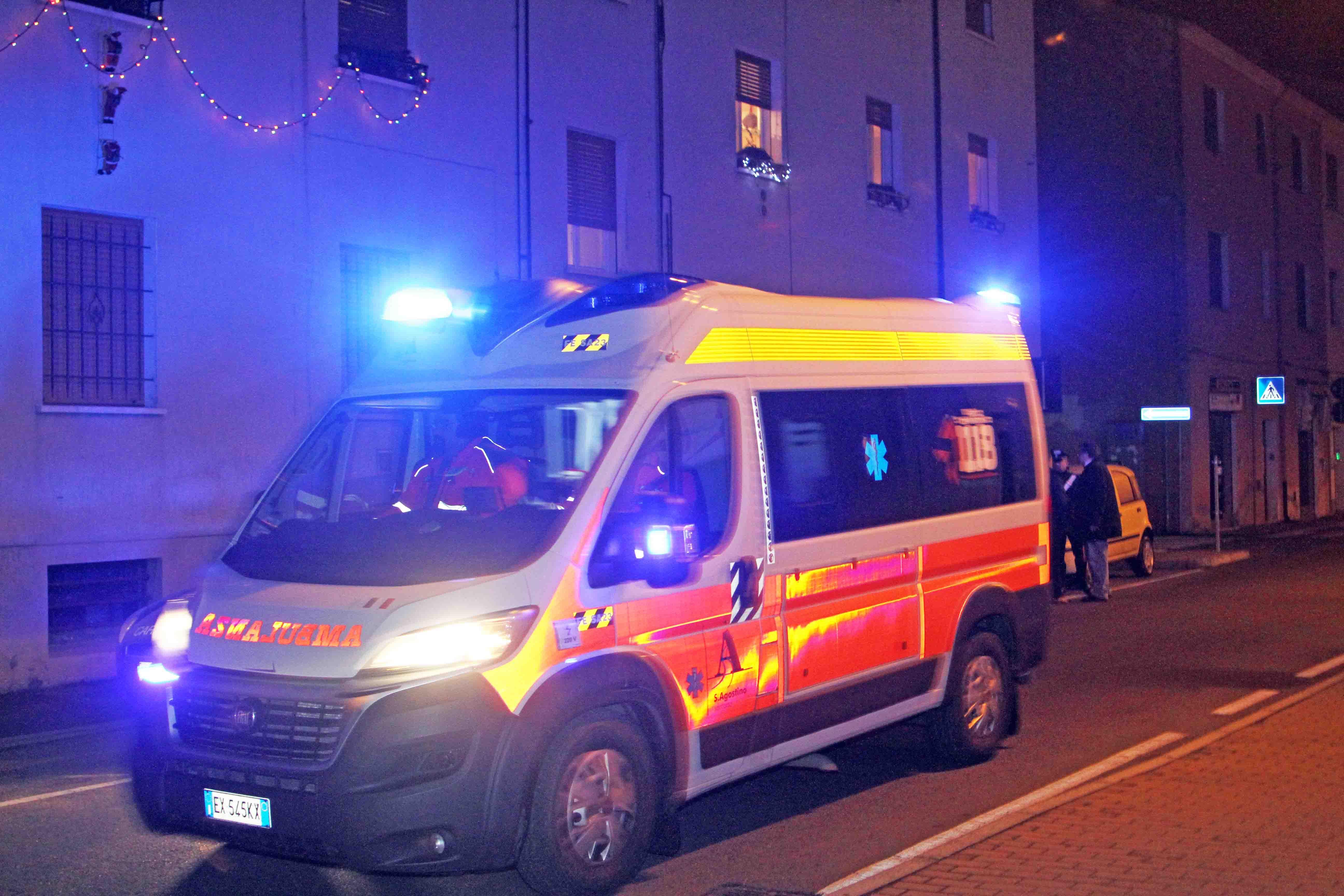 Guastalla: due fratelli intossicati da una stufa a legna