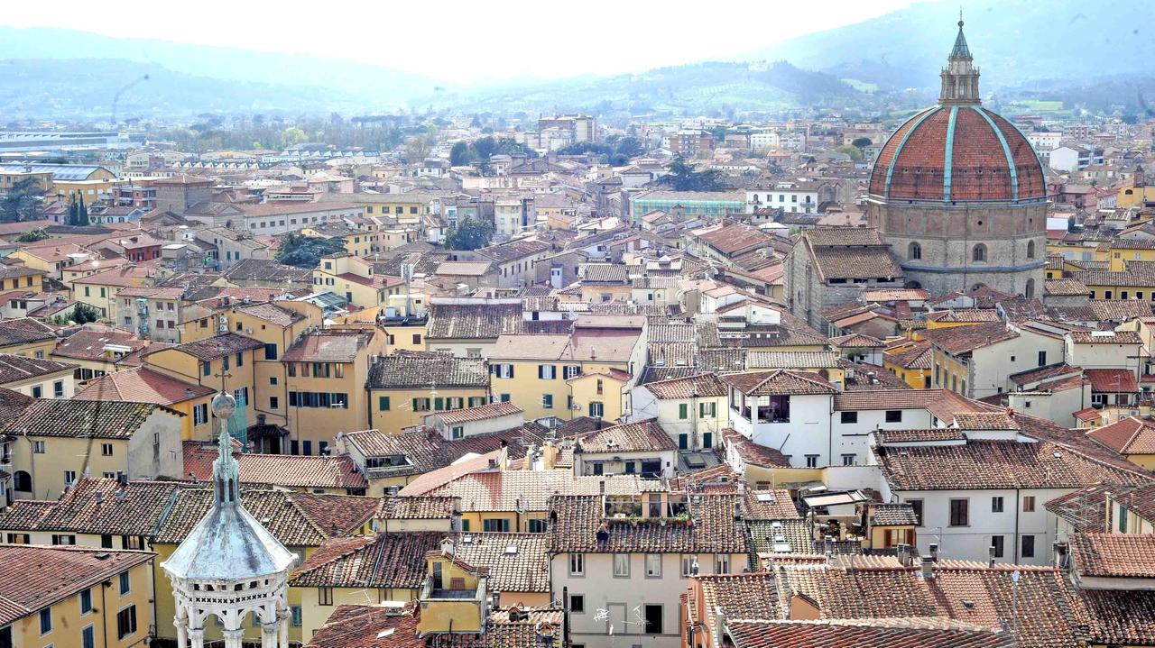 Una veduta dall'alto del centro cittadino di Pistoia (foto Gori)