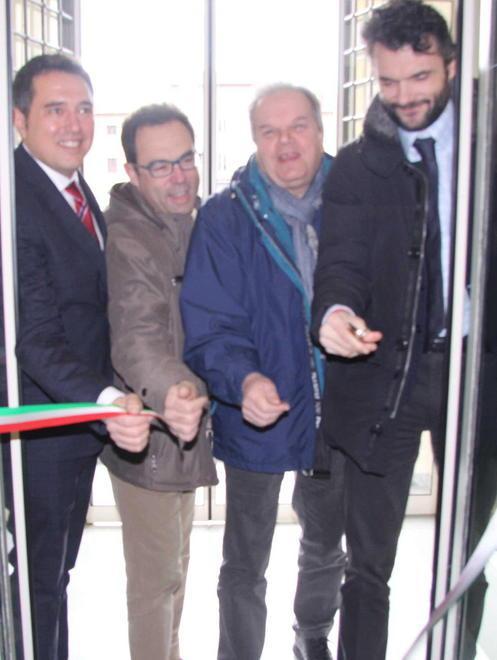 Taglio del nastro per la sede Sori 