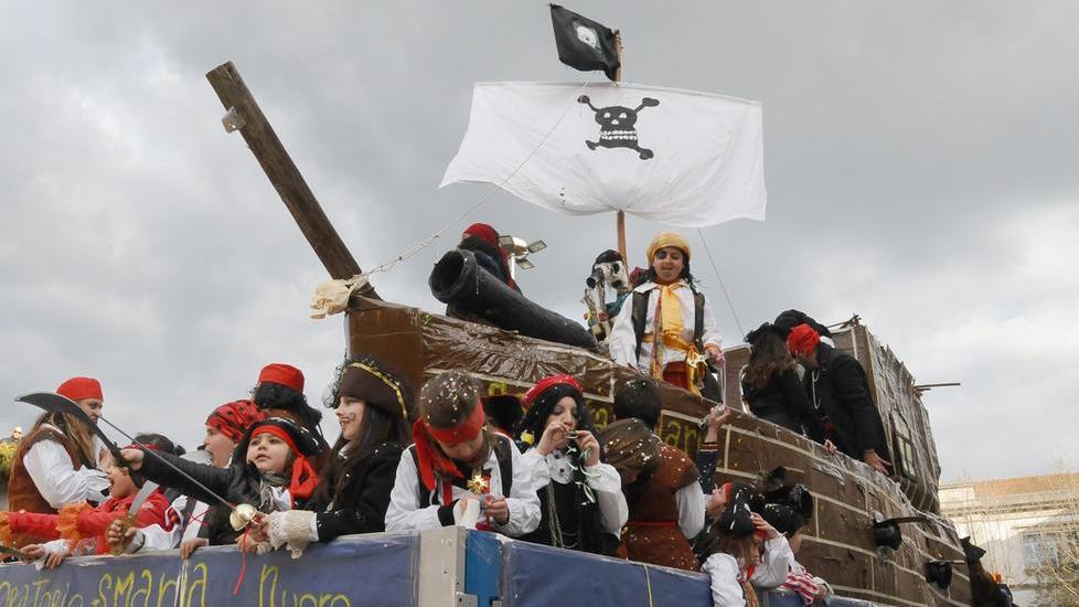 Le Nugoresas preparano la sfilata di Carnevale