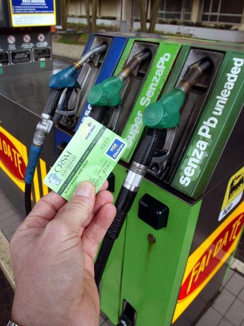 Carte carburante, presa la gang 