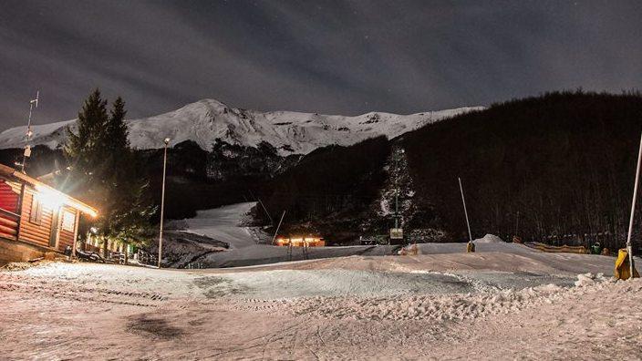 La nevicata aiuta gli impianti sciistici di Cerreto Laghi