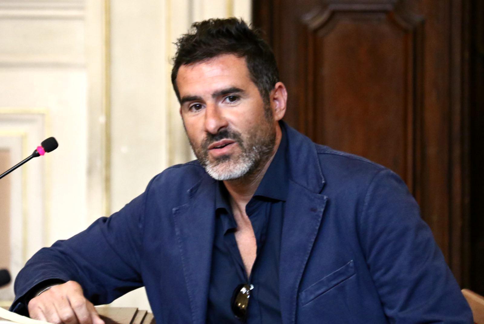Spogliatoi "ghiacciati" e Lucarelli compra la stufa 
