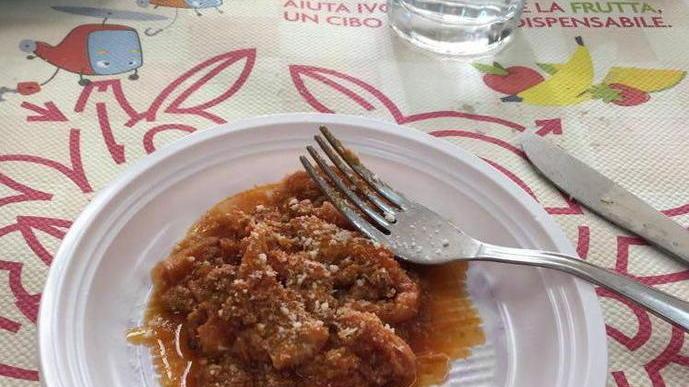 Buti, servita ai ragazzi a scuola la trippa del palio