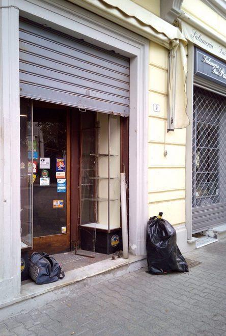 Addio alla tabaccheria di via Mazzini 