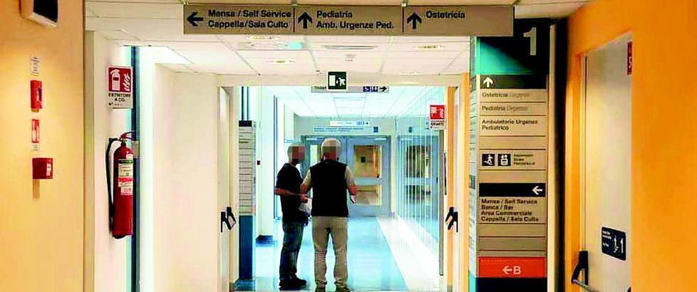 Tbc in ostetricia, ira dei familiari «Pronti ad andare in tribunale» 